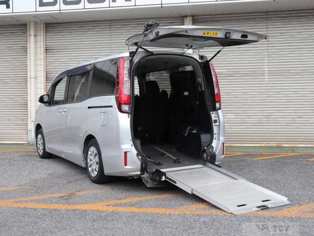 2016 Toyota Noah