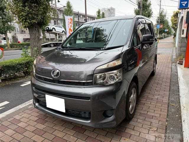 2011 Toyota Voxy
