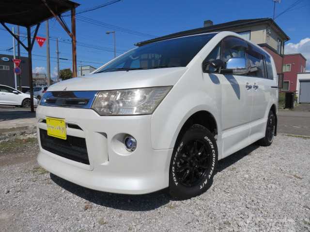2011 Mitsubishi Delica D5