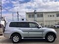2015 Mitsubishi Pajero