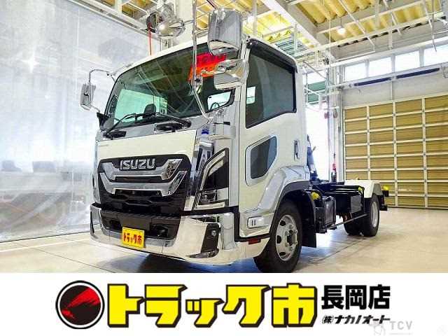 2025 Isuzu Isuzu Others