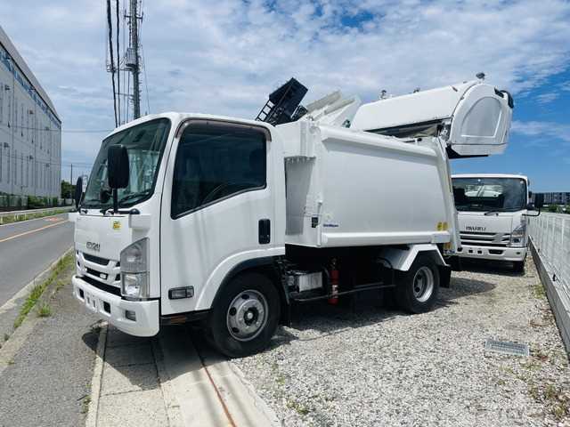 2017 Isuzu Isuzu Others