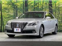 2013 Toyota Crown Hybrid