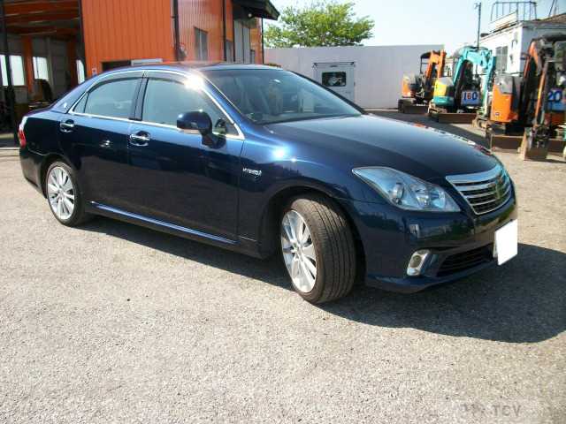 2011 Toyota Crown Hybrid
