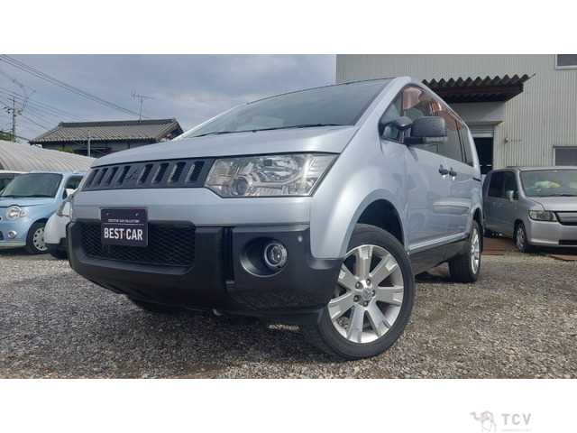 2009 Mitsubishi Delica D5