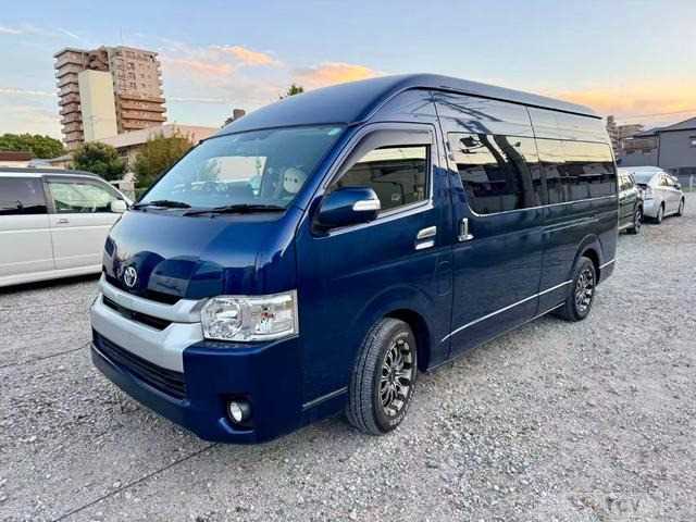 2018 Toyota Hiace Commuter