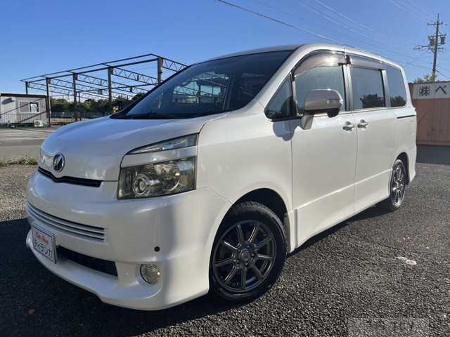 2007 Toyota Voxy