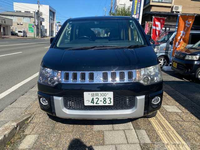 2011 Mitsubishi Delica D5