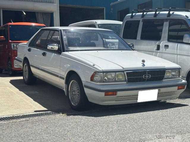 1989 Nissan Gloria(sedan)