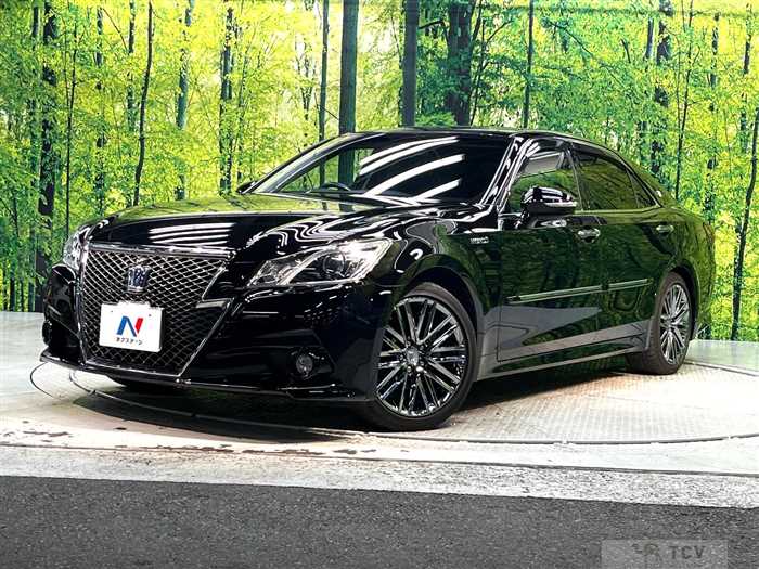 2013 Toyota Crown Hybrid