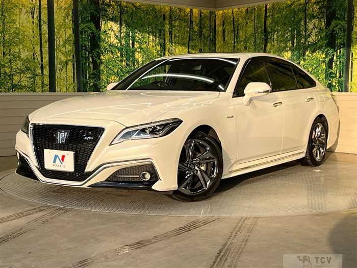 2018 Toyota Crown Hybrid