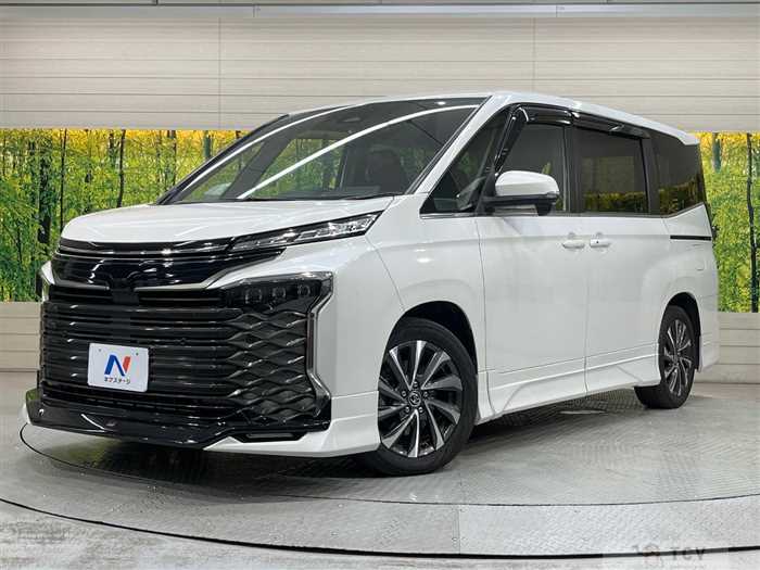 2022 Toyota Voxy