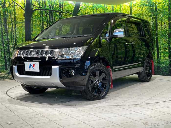 2012 Mitsubishi Delica D5