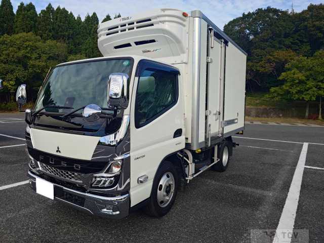 2025 Mitsubishi Canter