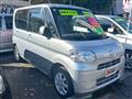 2011 Daihatsu Tanto