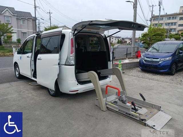 2011 Nissan Serena