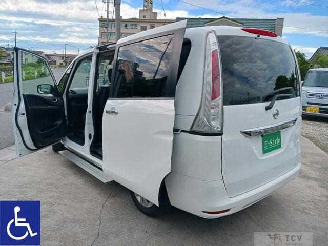 2011 Nissan Serena