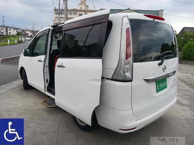2011 Nissan Serena