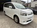 2007 Toyota Voxy
