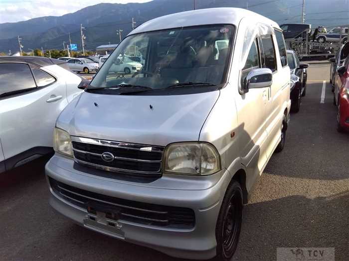 2000 Daihatsu Atrai 7