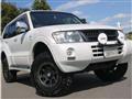 2005 Mitsubishi Pajero