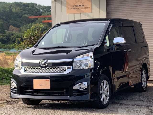 2013 Toyota Voxy