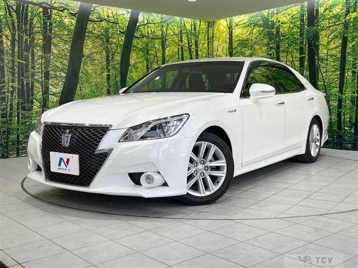 2013 Toyota Crown Hybrid