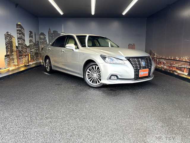 2015 Toyota Crown