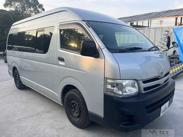 2012 Toyota Hiace Commuter