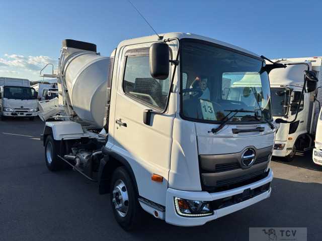 2018 Hino Hino Others