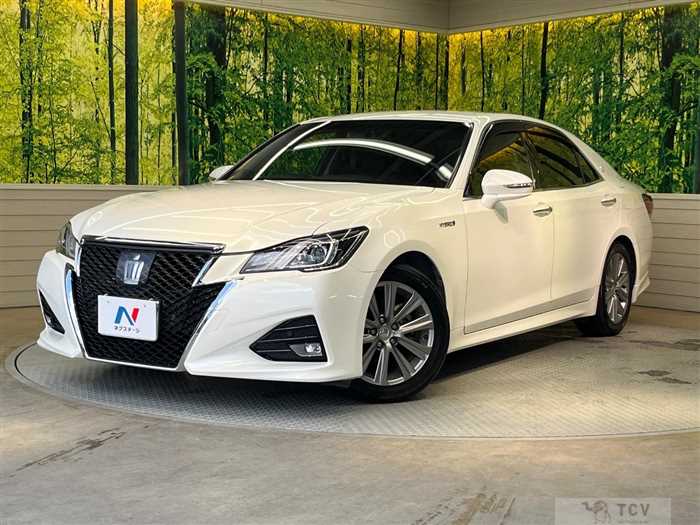 2016 Toyota Crown Hybrid