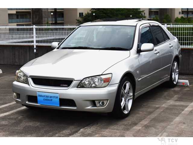 2000 Toyota Altezza