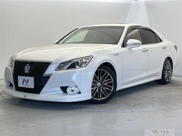 2013 Toyota Crown Hybrid