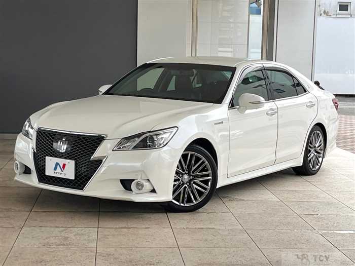 2013 Toyota Crown Hybrid