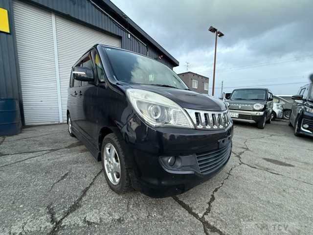 2011 Mitsubishi Delica