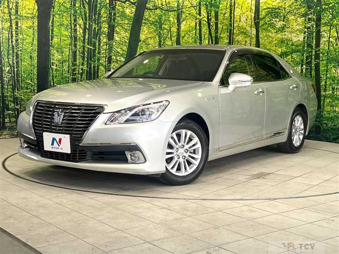 2013 Toyota Crown Hybrid