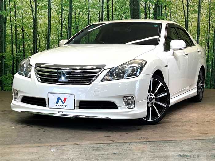 2012 Toyota Crown Hybrid