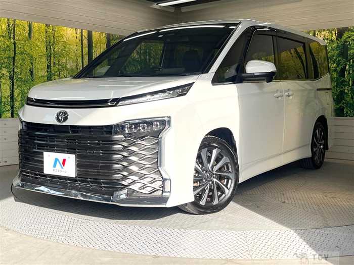 2022 Toyota Voxy