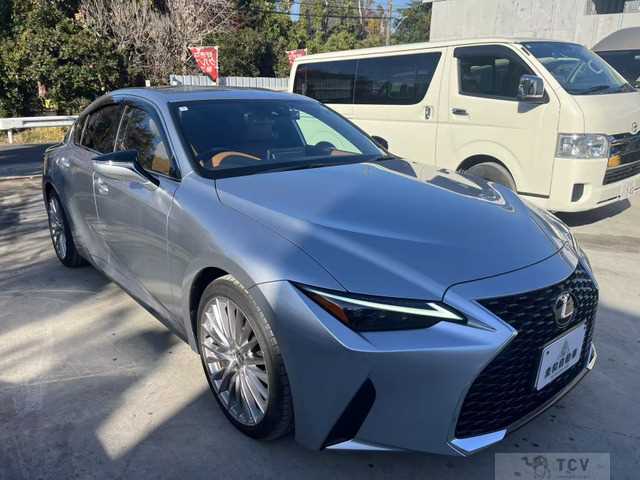2024 Lexus IS