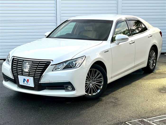 2015 Toyota Crown Hybrid