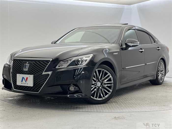 2013 Toyota Crown Hybrid