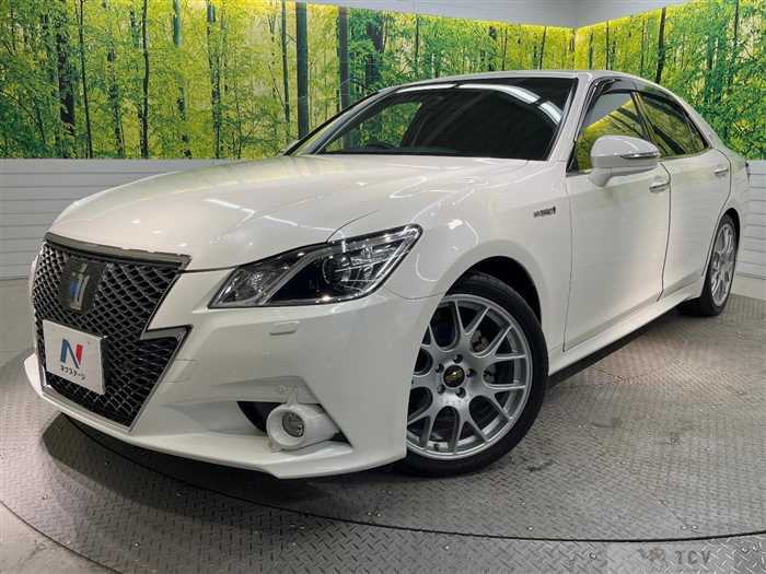 2013 Toyota Crown Hybrid