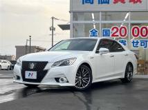 2013 Toyota Crown Hybrid
