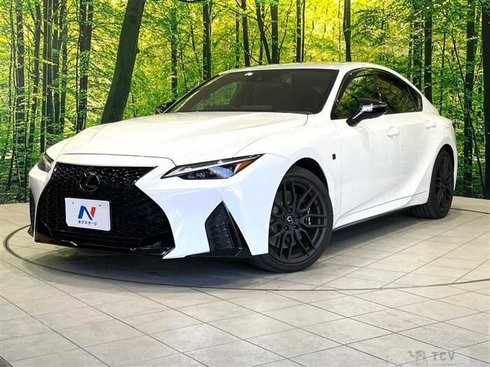2022 Lexus IS