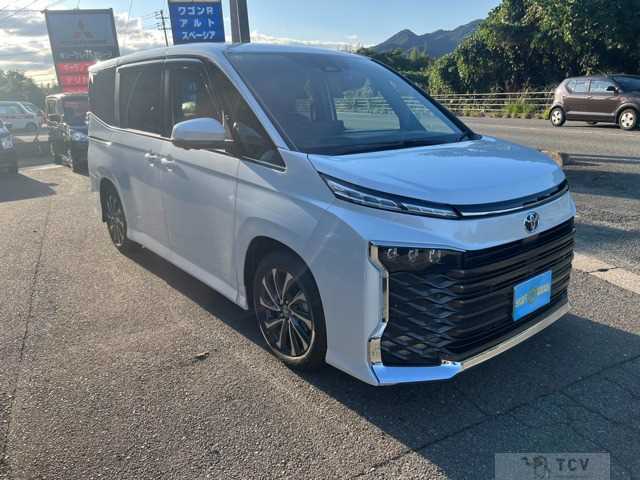 2025 Toyota Voxy