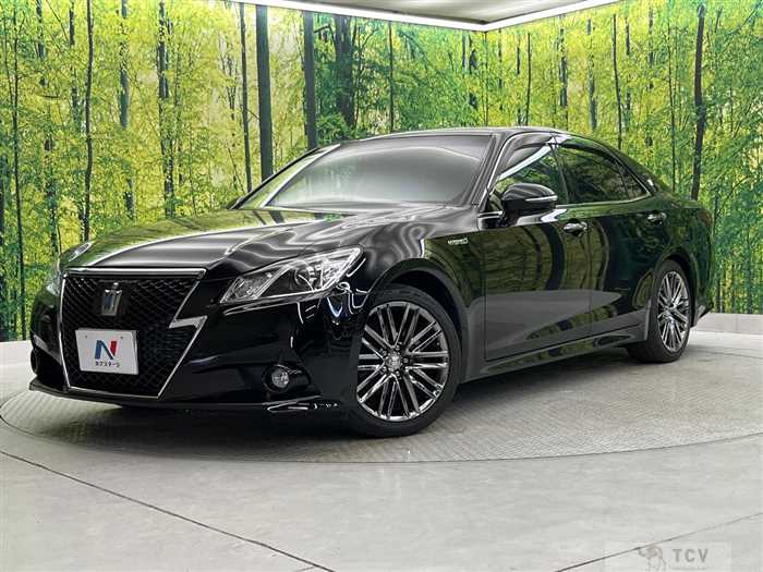 2013 Toyota Crown Hybrid