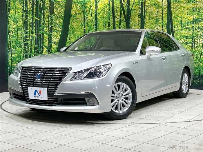 2013 Toyota Crown Hybrid