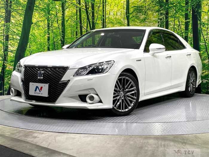 2014 Toyota Crown Hybrid