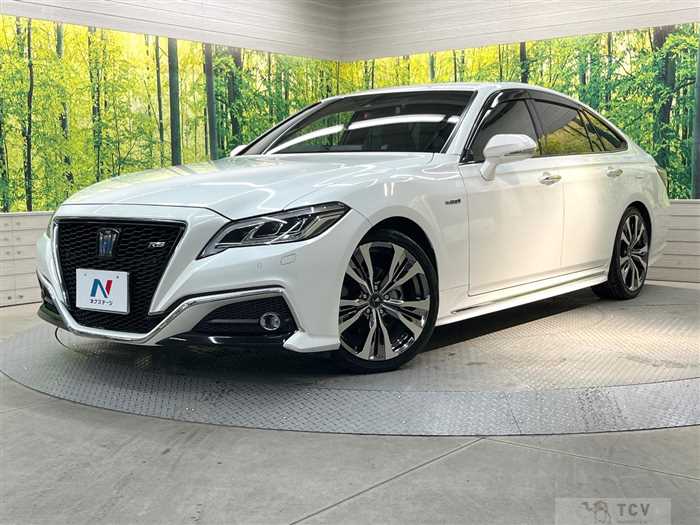 2018 Toyota Crown Hybrid