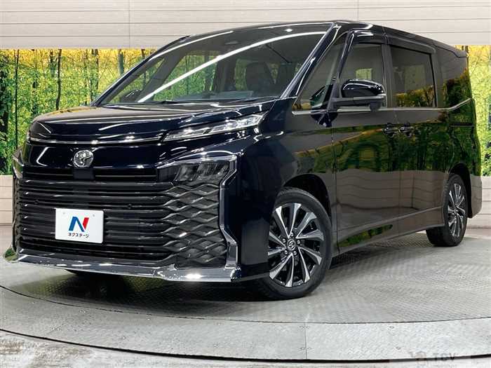 2022 Toyota Voxy